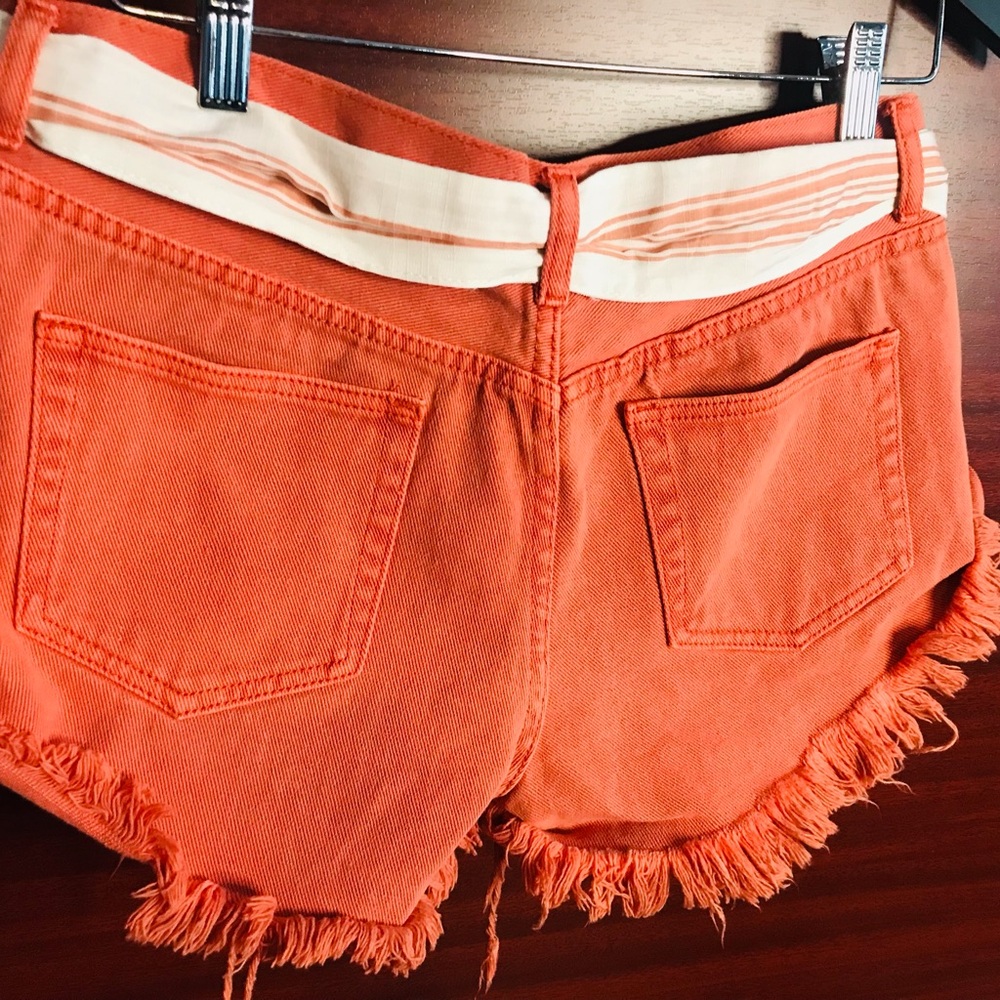 Women's Coral Frayed Hem Shorts
